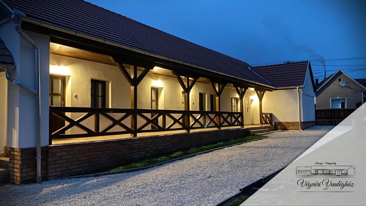 Vegvari Vendeghaz Magyarbóly Buitenkant foto