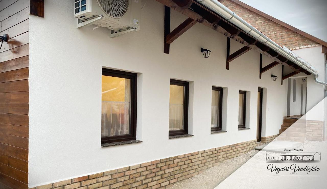 Vegvari Vendeghaz Magyarbóly Buitenkant foto