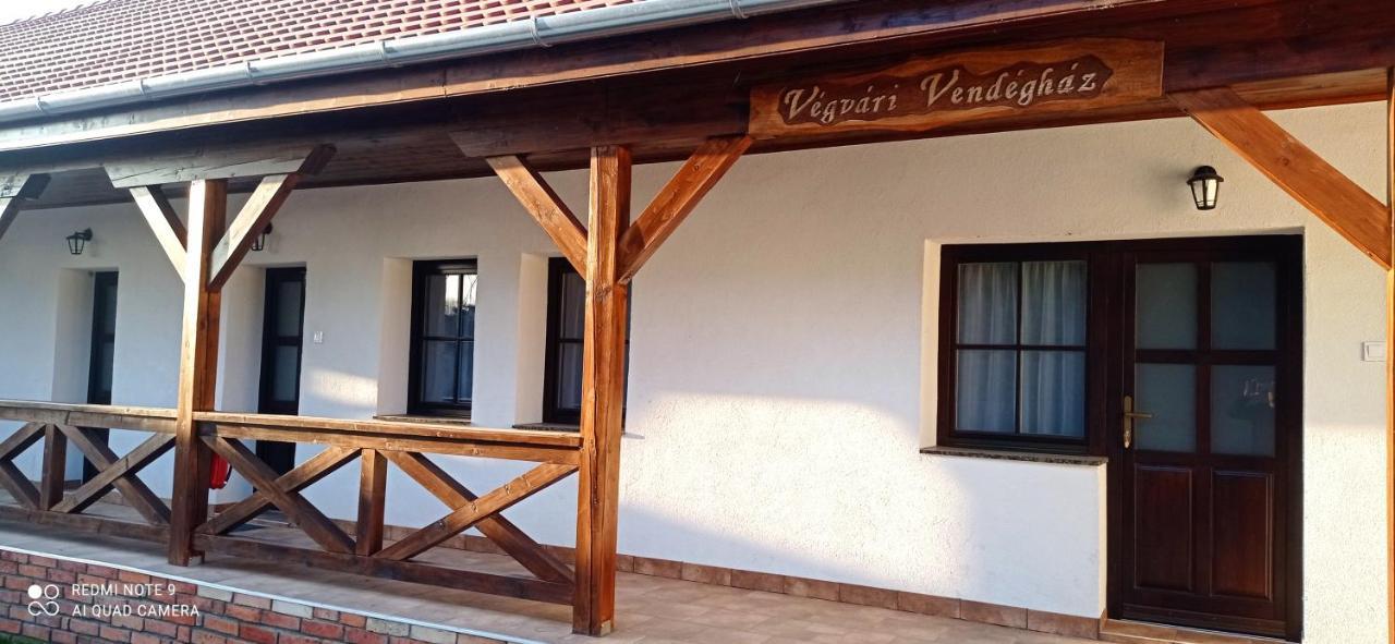 Vegvari Vendeghaz Magyarbóly Buitenkant foto