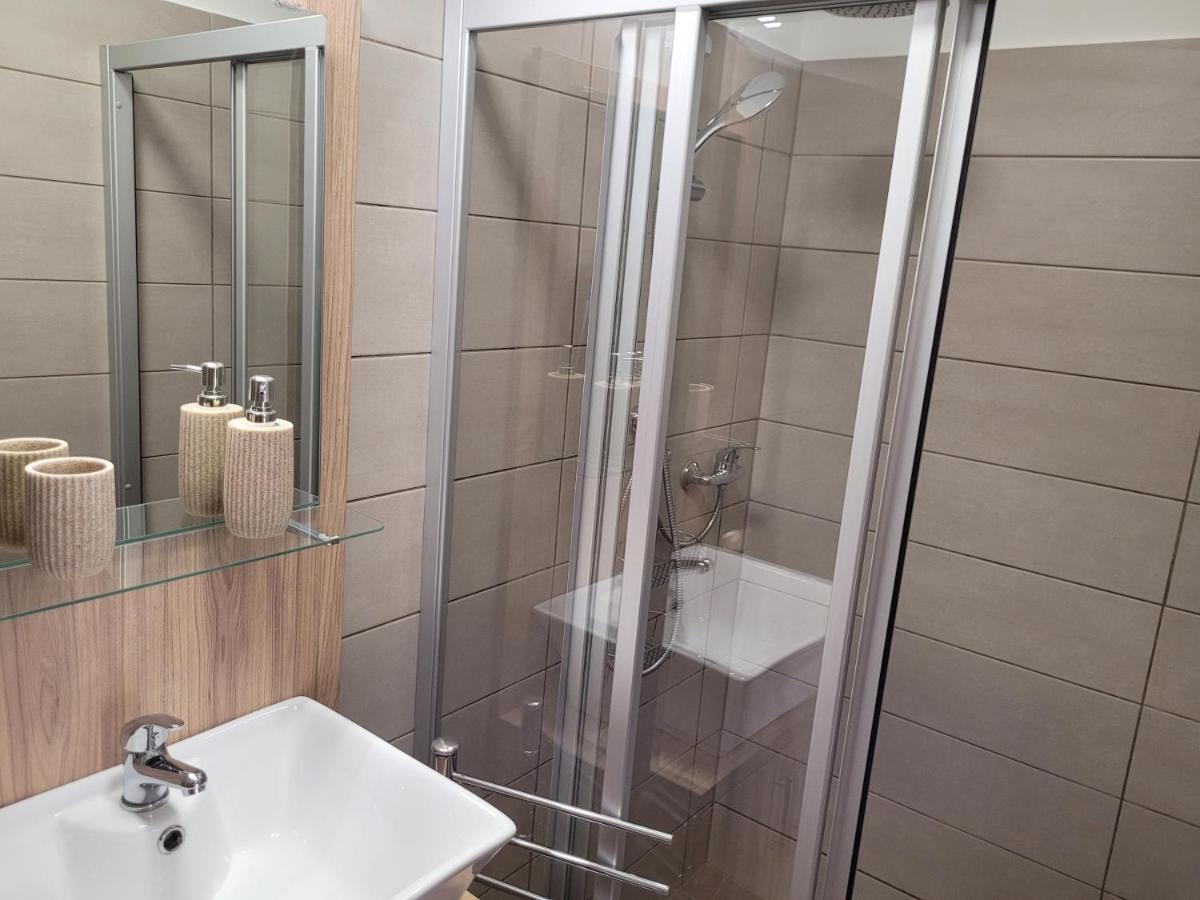 Vegvari Vendeghaz Magyarbóly Buitenkant foto
