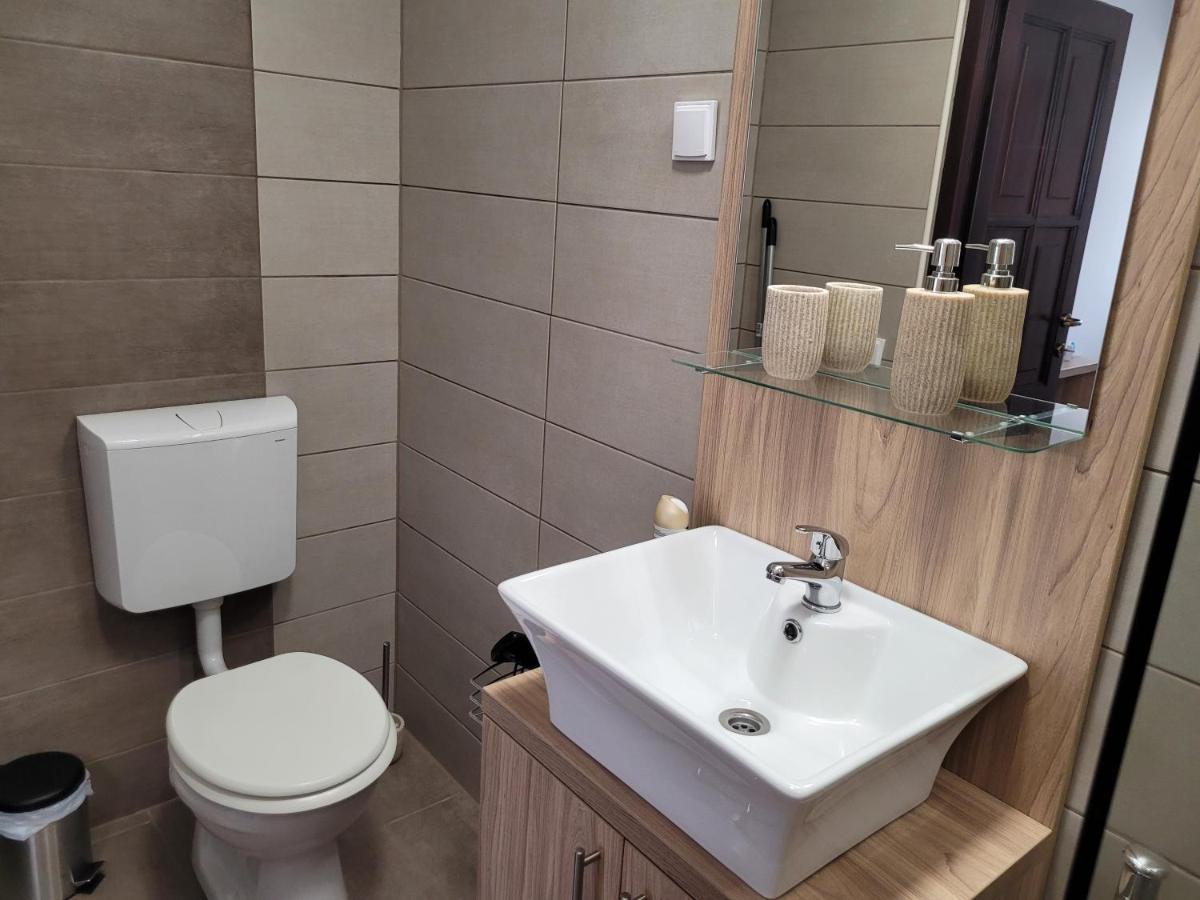 Vegvari Vendeghaz Magyarbóly Buitenkant foto